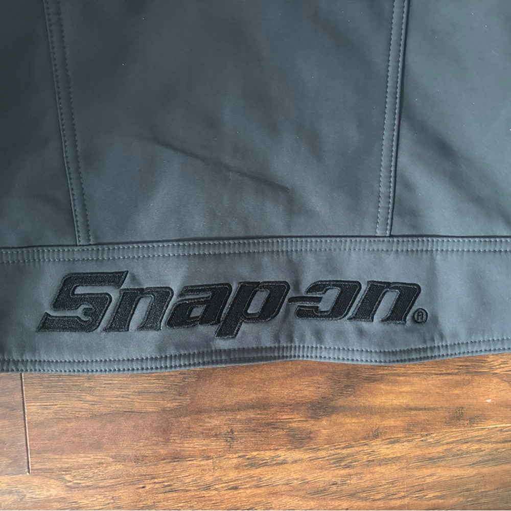 Snap-on Gray Softshell Jacket - Picture 7 of 9
